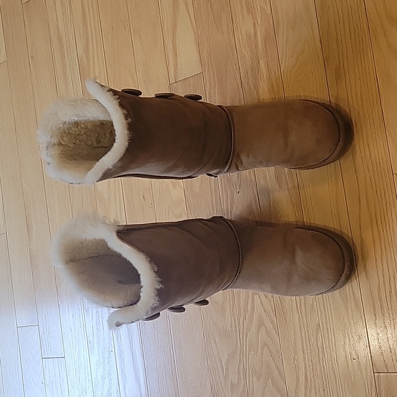 Ugg Bailey Button Triplet Tall Boots - Picture 11 of 16